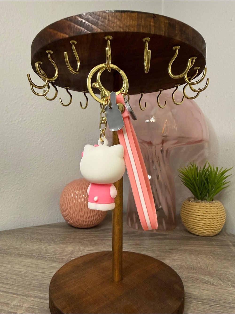 Hello Kitty Keychain - Picture 4 of 4